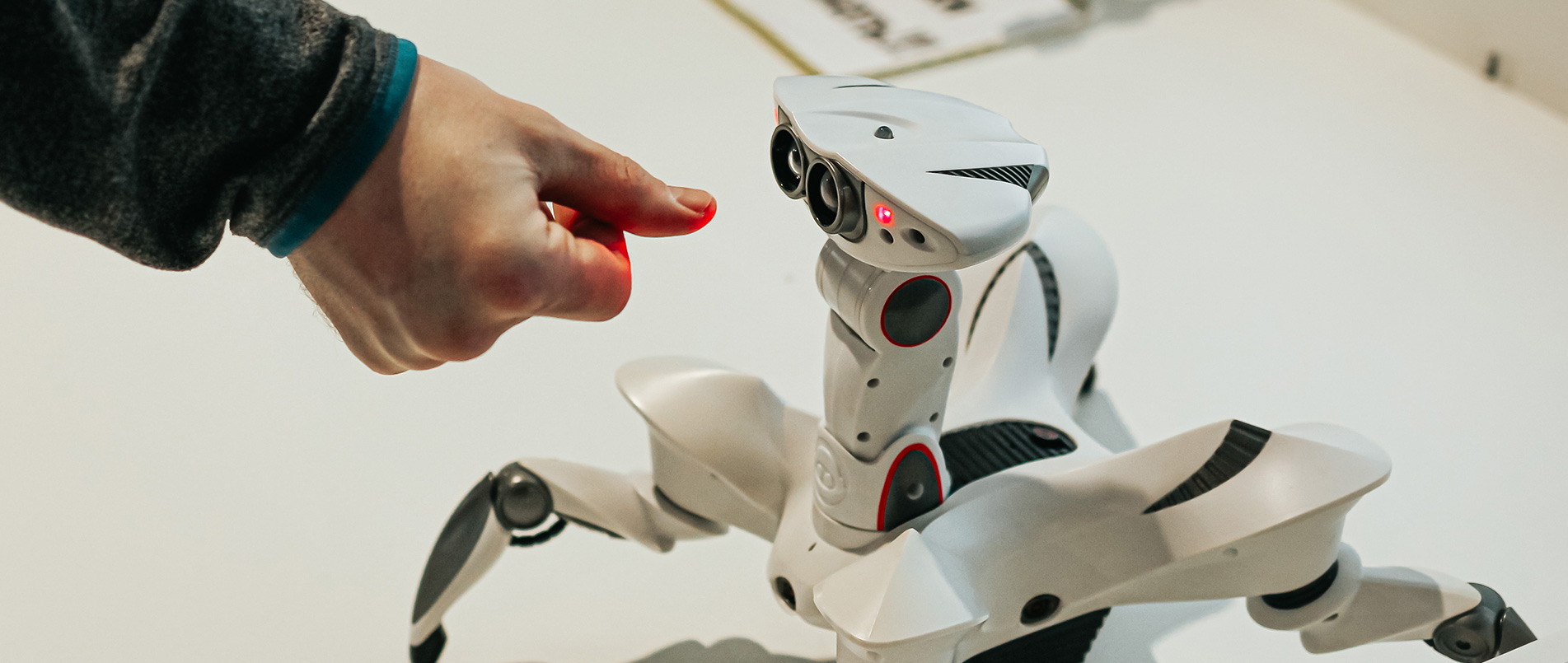 j9官网获AIoT新维奖两项大奖，以丰富的边缘计算产品驱动产业创新发展